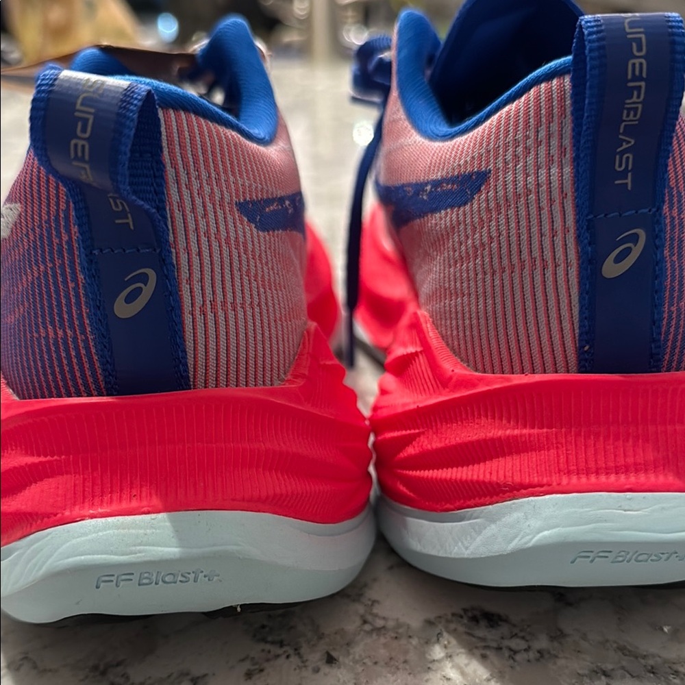 ASICS Superblast - Picture 2 of 8